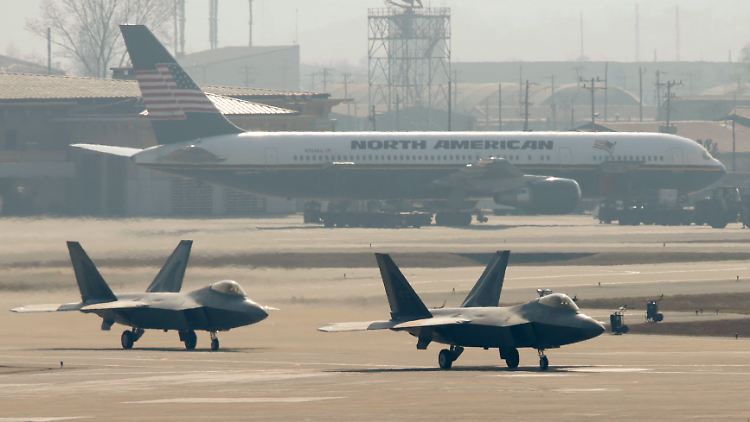 Feuertaufe am Himmel über Syrien: Der futuristisch anmutende Mehrzweckkampfjet F-22 "Raptor" kommt gegen die IS-Milizen zum ersten Mal ernsthaft zum Einsatz (Archivbild).