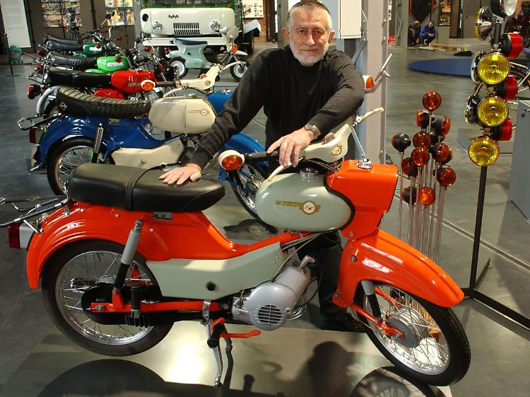 Auch das Aussehen der legendären Simson-Mopeds, so wie dieser "Star", entstammt einem Entwurf Dietels.
