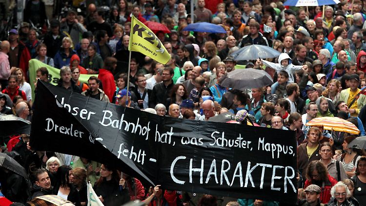 In Stuttgart vor dem Hauptbahnhof.