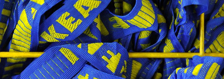 Die Strategie des Unternehmens verfolgt zwei Linien. Denn neue Konsumgewohnheiten wie etwa der Vormarsch der Versandhändler lassen den Möbelhändler nicht unbeeindruckt.