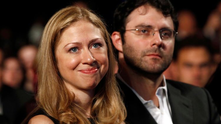 Marc Mezvinsky mit Ehefrau Chelsea. Die Prominenz seiner Schwiegerfamilie ist ein zweischneidiges Schwert. 