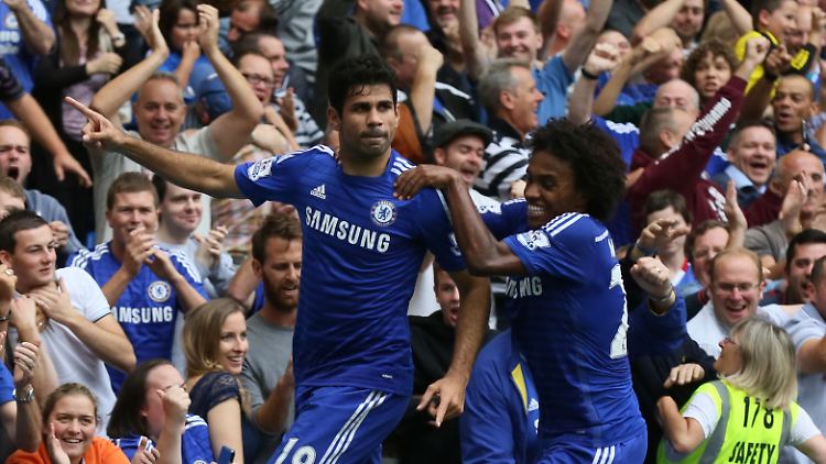 Diego Costa bejubelt seinen Treffer mit Willian.