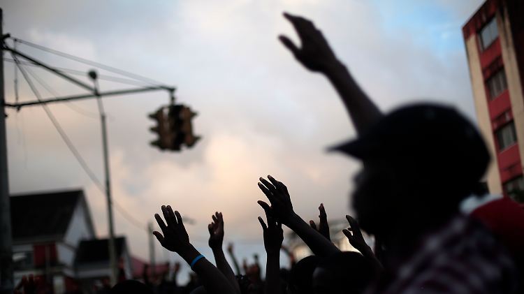 Die Menschen in den Ebola-Regionen sind ratlos: Sie beten.