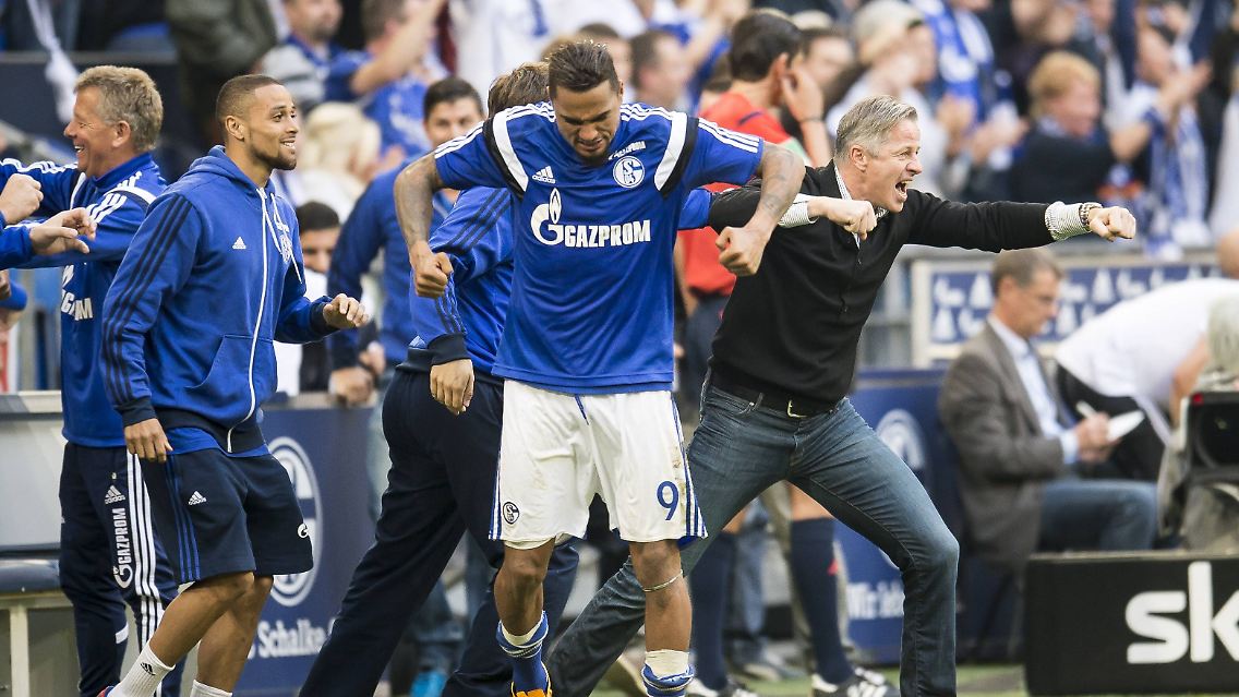 S04-Coach Jens Keller will sich nicht in den Himmel loben lassen: "Vor zwei Wochen war ich noch entlassen. Jetzt soll ich unkündbar sein?. Die Ausschläge sind mir zu extrem."