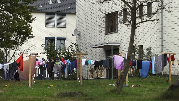 Ein erster Fall wurde im Flüchtlingsheim in Burbach bekannt, das sich in der ehemaligen Siegerland-Kaserne befindet.