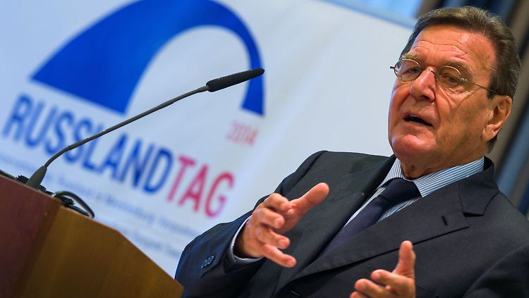 Kann er der NSA weiterhelfen? Schröder hat einen engen Draht zu Putins Russland.