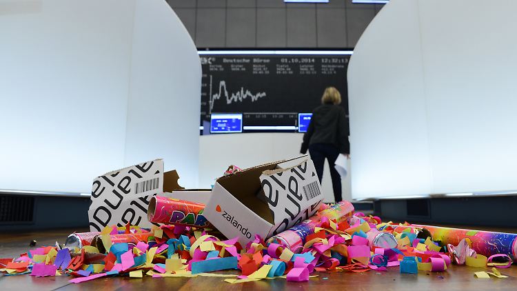 Konfetti und leere Kartons: Die Zalando-Party auf dem Parkett war schnell vorbei.