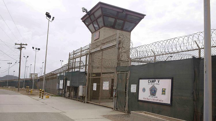 Ein Eingangstor zum Gefangenenlager in Guantánamo Bay.