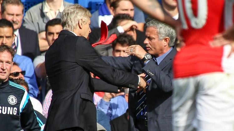 Arsène Wenger und José Mourinho vergessen ihre guten Manieren. 