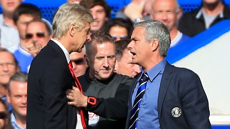 "Ich wollte von A nach B und da hat sich mir jemand in den Weg gestellt, ohne ein Anzeichen zu machen, mich willkommen zu heißen." Sagt Arsène Wenger, links.