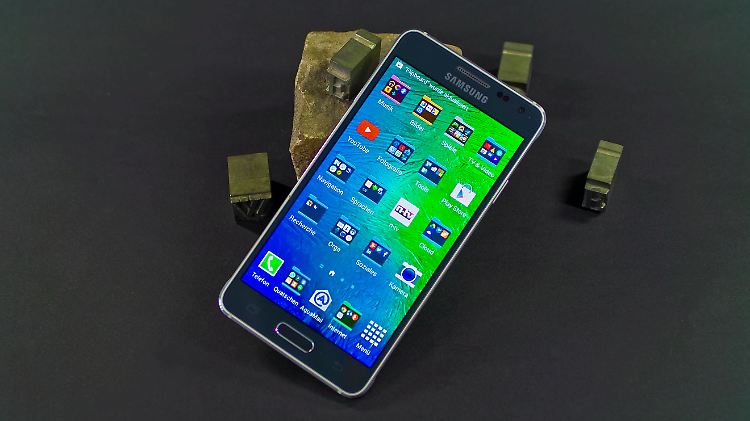 Mit dem Galaxy Alpha verfolgt Samsung eine neue Design-Philosophie.
