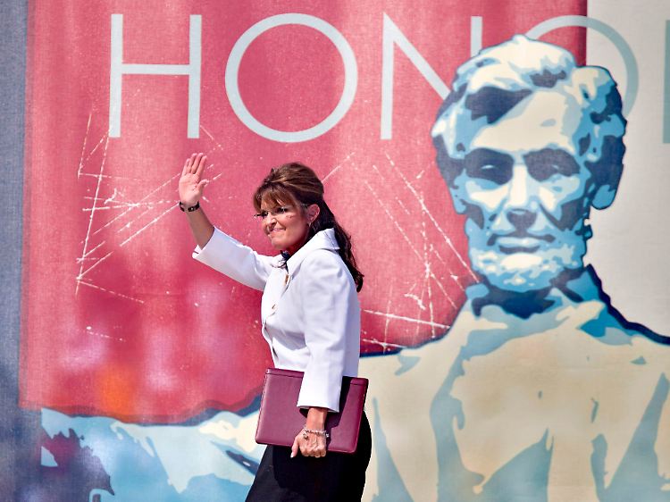 ... die republikanische Ex-Vize-Präsidentschaftskandidatin Palin riefen in religiös gefärbten Reden dazu auf, die "Ehre" der USA wiederherzustellen.