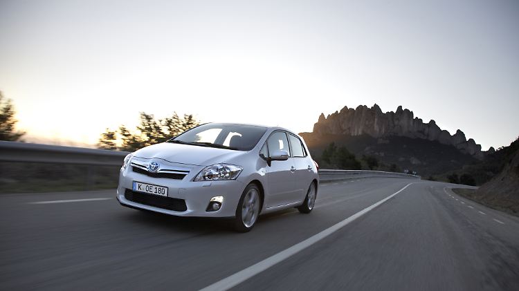 Hybrid für die Kompakten: Der Auris bringt als erstes Modell den dualen Antrieb in sein Segment.