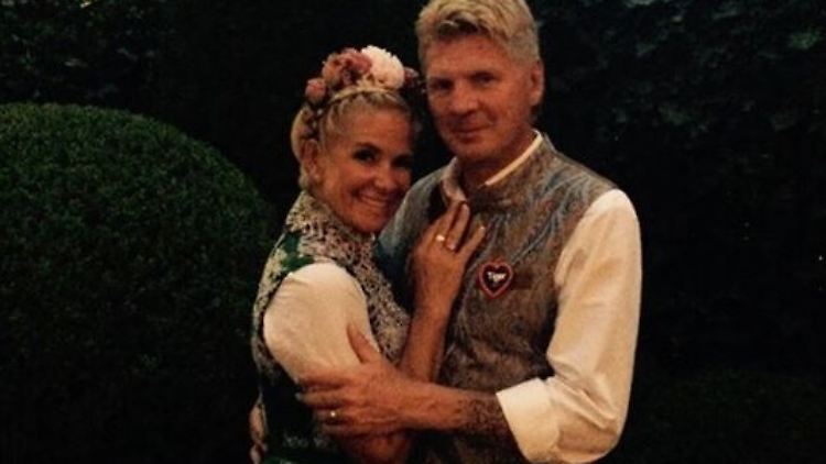 Claudia und Stefan Effenberg teilen ihre neue alte Liebe mit ihren Fans.