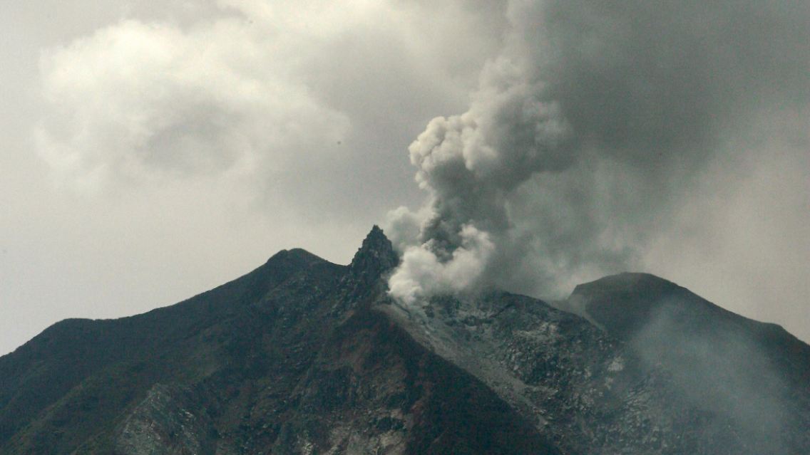 Sumatra_Vulkanausbruch_ Mount Sinabung.jpg