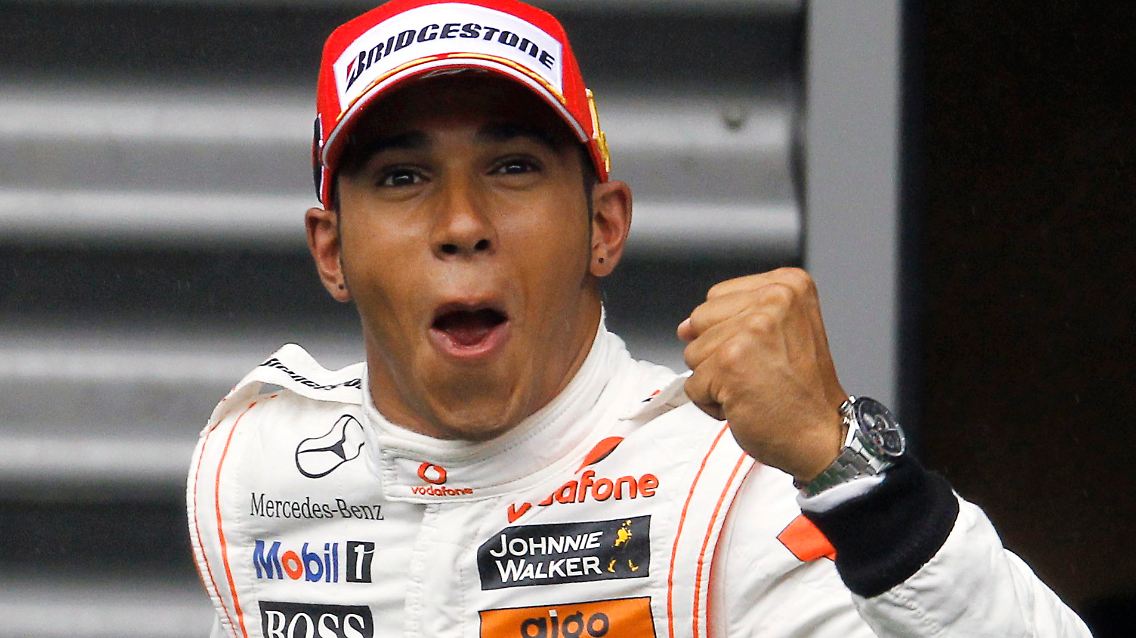 So feiern Sieger: Lewis Hamilton nach dem Rennen in Spa.