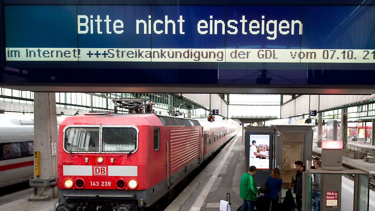 Bis zum frühen Morgen ruhen die Züge der Deutschen Bahn.