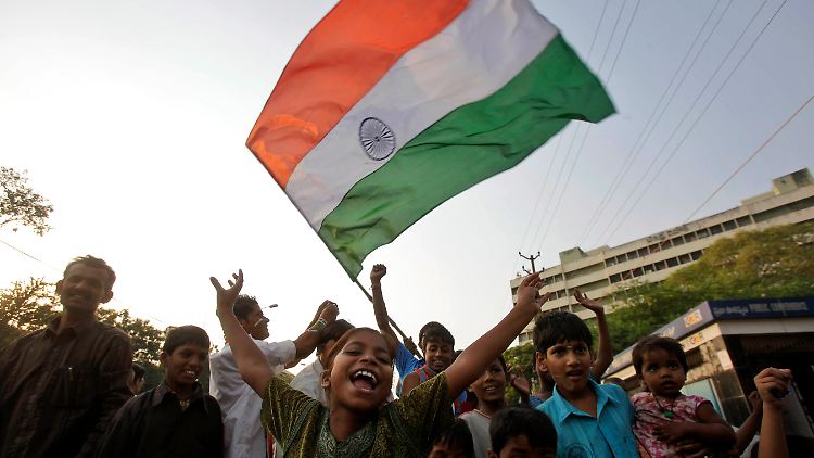 Indische Kricket-Fans: Mit dem Nationalsport des Subkontinents hat der Fußball in Indien starke Konkurrenz. 