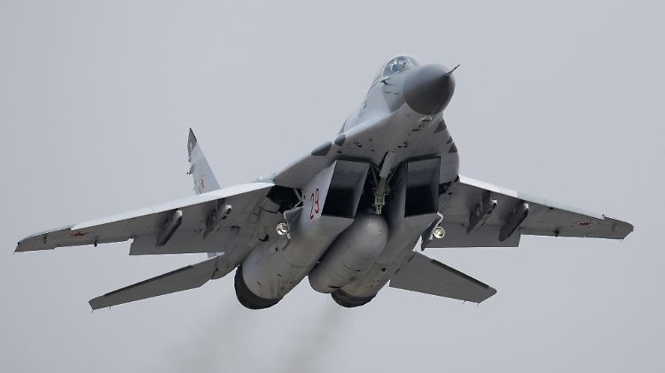 Ein MiG-29-Kampfjet bei einer Übung für die Parade zum "Tag des Sieges" in Moskau im Mai 2010.