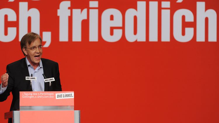 Dietmar Bartisch will eine friedliche Politik machen - und findet bestimmte militärische Einsätze trotzdem richtig.