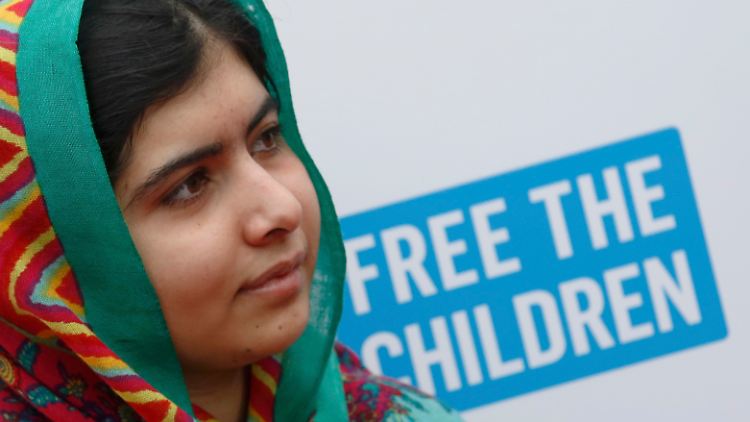 Malala hat große Vorbilder: die pakistanische Ex-Premierministerin und ihren Vater.