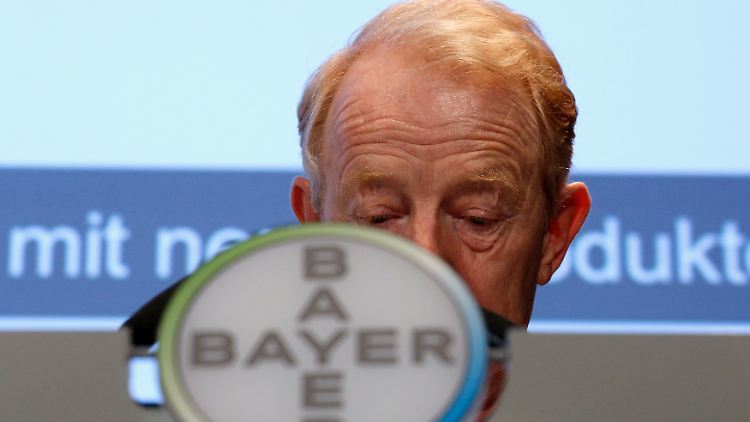 Bayer-Chef Dekkers: Fracking kontrolliert erproben.
