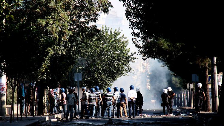 In Diyarbakir sind Ausschreitungen bei Demonstrationen von Kurden derzeit an der Tagesordnung.