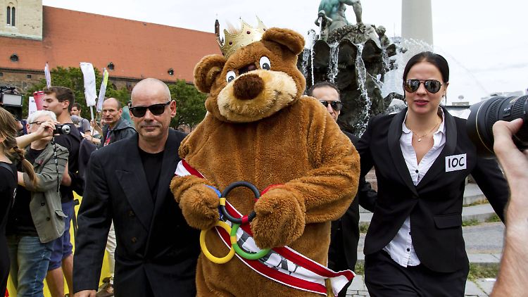 Protest gegen Olympia in Berlin unter dem Motto "Sport statt Olympia".