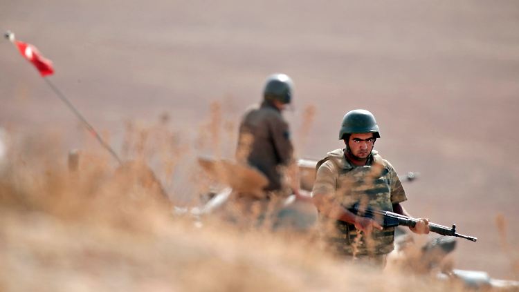 Die Türkei sperrt sich, Stützpunkte für die internationale Allianz im Kampf gegen die Terrormiliz IS zu öffnen - und stellt Bedingungen.