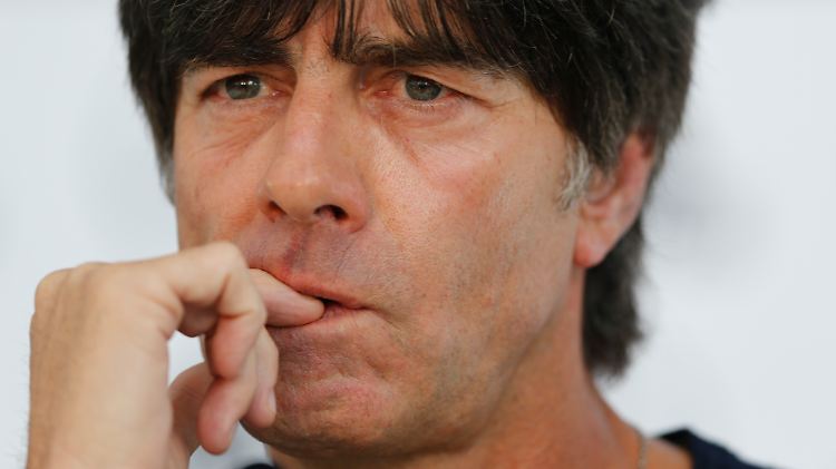 "Wir haben ein Stück weit Bedarf", sagt Bundestrainer Löw. Aber Notstand? Davon kann keine Rede sein.