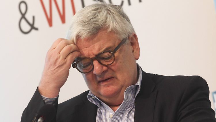 Die Stirn in tiefen Falten: Fischer spricht über Europa, nicht über die Grünen.