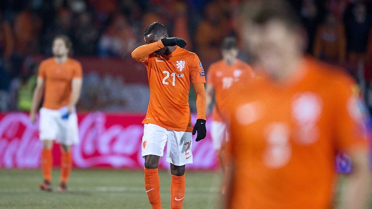 Vier Spiele, drei Niederlagen bedeuten für die Niederlande Alarmstufe Orange.