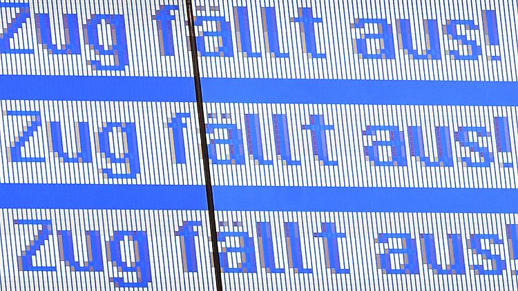 Wieder ein Horror-Tag für Bahnreisende.