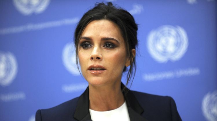 Victoria Beckham engagiert sich im Kampf gegen Aids. Als UN-Botschafterin reist die Designerin nach Südafrika.