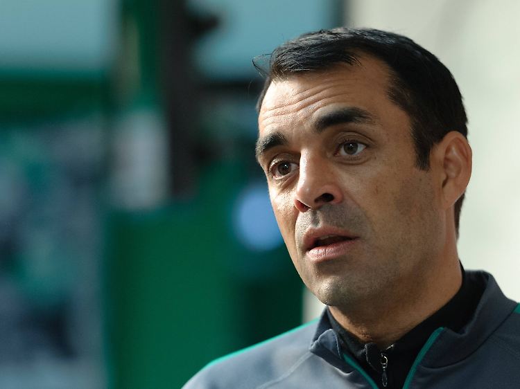 Wie lange kann sich Trainer Robin Dutt noch halten?