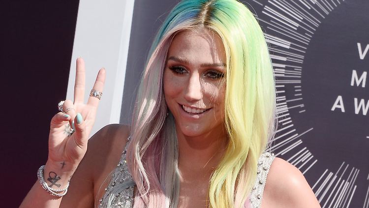Sängerin Kesha beschuldigt ihren Produzenten Dr. Luke, sie über Jahre sexuell missbraucht zu haben.