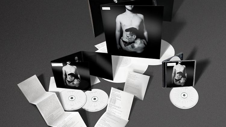 Über iTunes verschenkte die Band U2 ihr neues Album "Songs of Innocence". Jetzt ist die CD auch im Handel erhältlich.