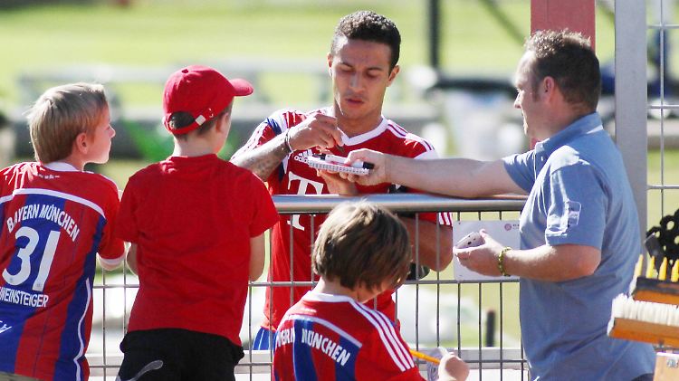 Am Wochenende hatte sich Thiago noch auf sein baldiges Comeback gefreut. Das fällt nun aus.