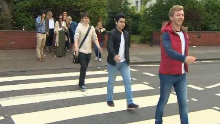 touristen zebrastreifen.JPG