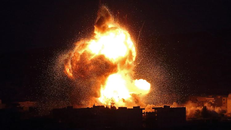 Die US-Luftwaffe versucht durch gezielte Schläge, den IS zu schwächen.