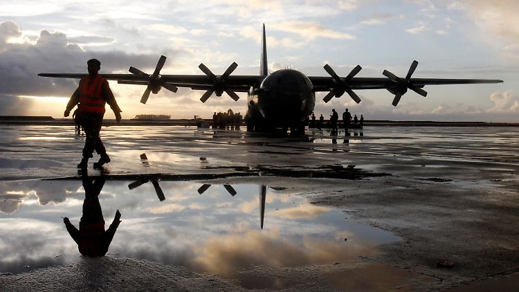 Mit solchen Transportflugzeugen vom Typ Hercules C-130 haben die US-Amerikaner die Waffen nach Kobane geflogen.