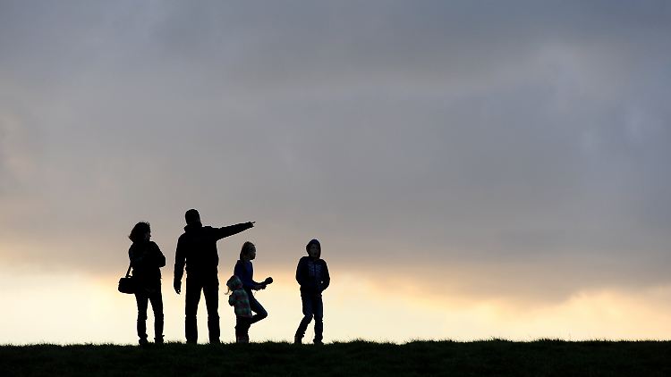 Kinder sind der Grund, warum die Ehe noch immer die wichtigste Familienform in Deutschland ist.