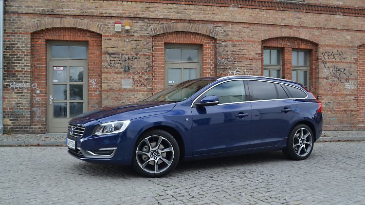 Der Volvo V60 ist ein schicker Zeitgenosse, der ab sofort auch mit hauseigenen Triebwerken befeuert wird, die es in sich haben.