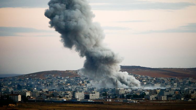 Eigenen Angaben zufolge gelingt es den Kurden in Kobane, den IS langsam zurückzudrängen. Fraglich ist, wie lange diese Entwicklung anhält.