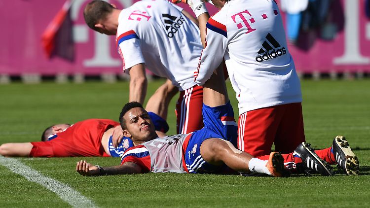 Bis Thiago wieder auf dem Trainingsplatz des FC Bayern zu sehen sein wird, dauert es noch Monate. 