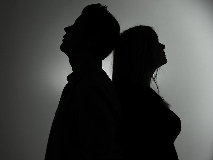Erst die Liebe, dann der Streit: Unverheiratete Partner können nach der Trennung grundsätzlich keine finanziellen Ausgleichsforderungen stellen, entschied ein Gericht.