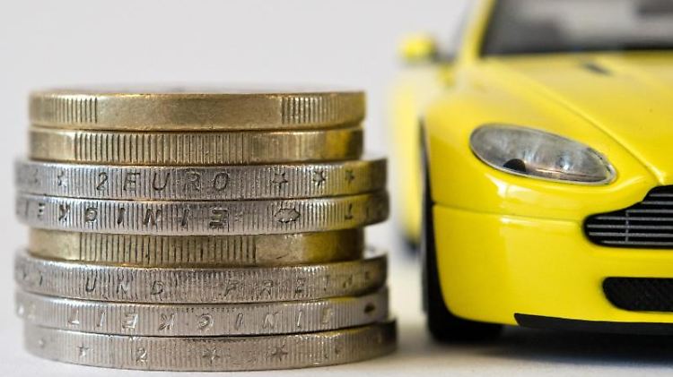 Wer seine Auto-Versicherung wechselt, kann sparen. Foto: Andrea Warnecke