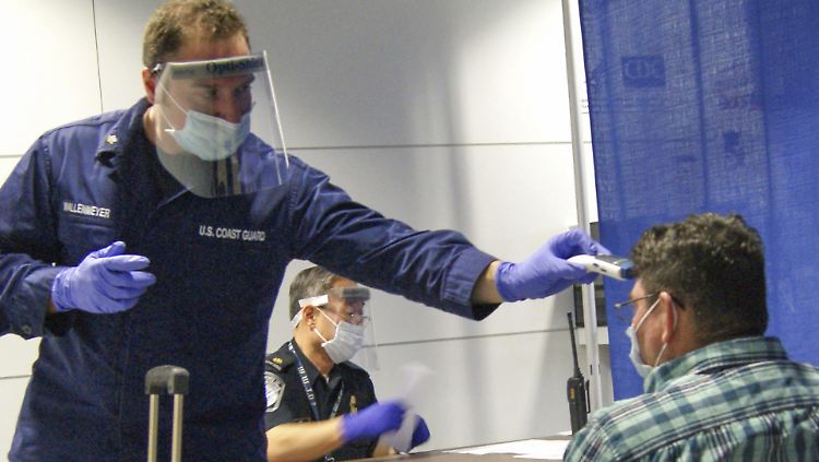 In den USA werden Ebola-Kontrollen an Flughäfen vorgenommen.