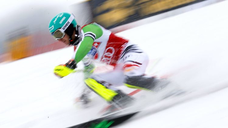 In Arbeitskleidung werden die Fans Neureuther erst in einigen Wochen sehen.