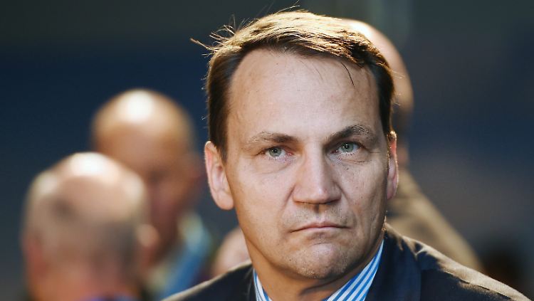 "Manchmal vergaloppiert man sich, so war das auch in diesem Fall", sagte Sikorski über seine Äußerungen bei "Politico". 